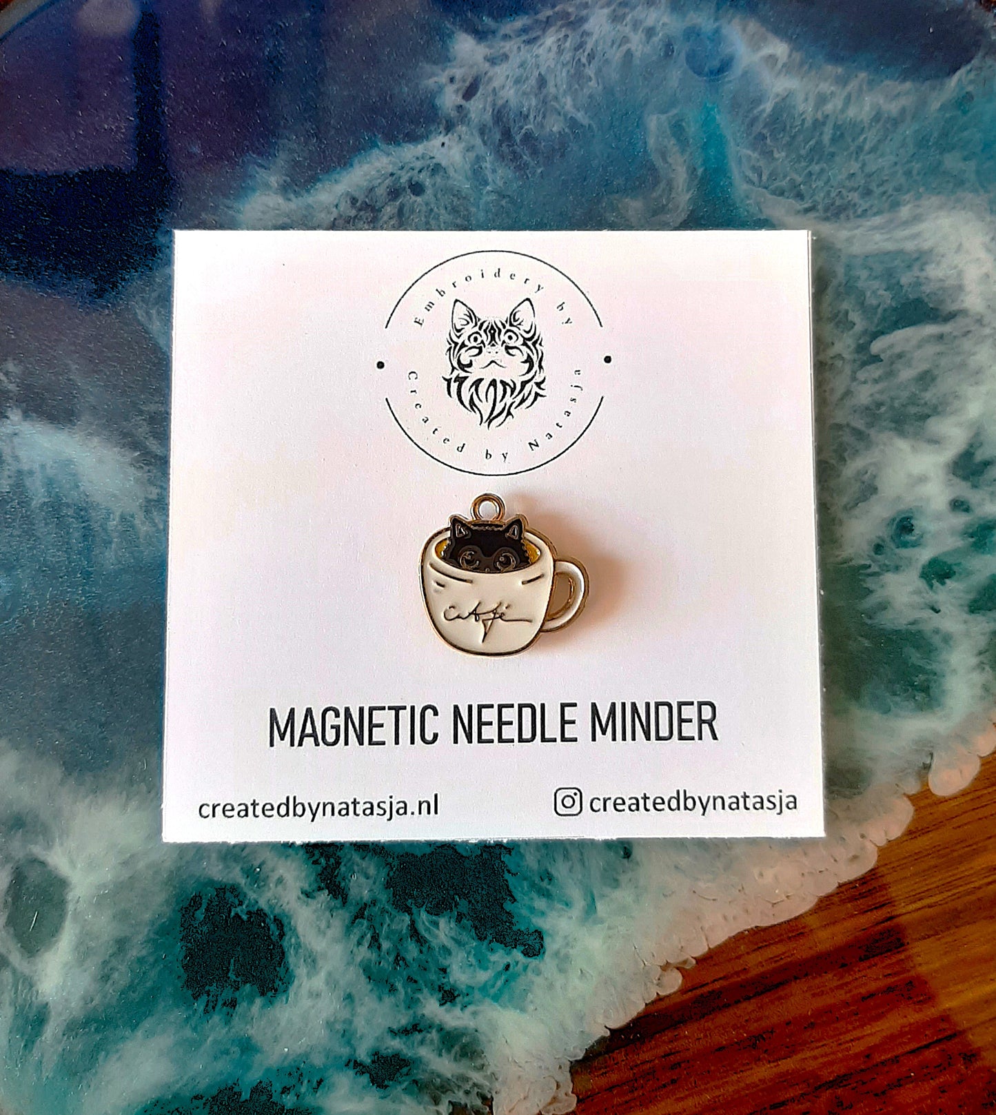 Magnetic Needle Minder - Kat